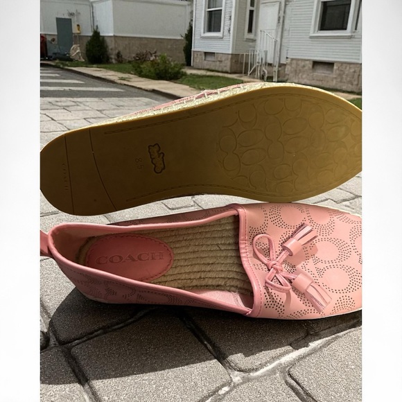 Coach Women's coral Espadrille Flats. 8.5 - Picture 3 of 8